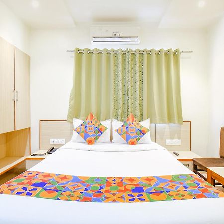 פונה Fabhotel Ananta Sagar - Nr Pheonix Mall מראה חיצוני תמונה