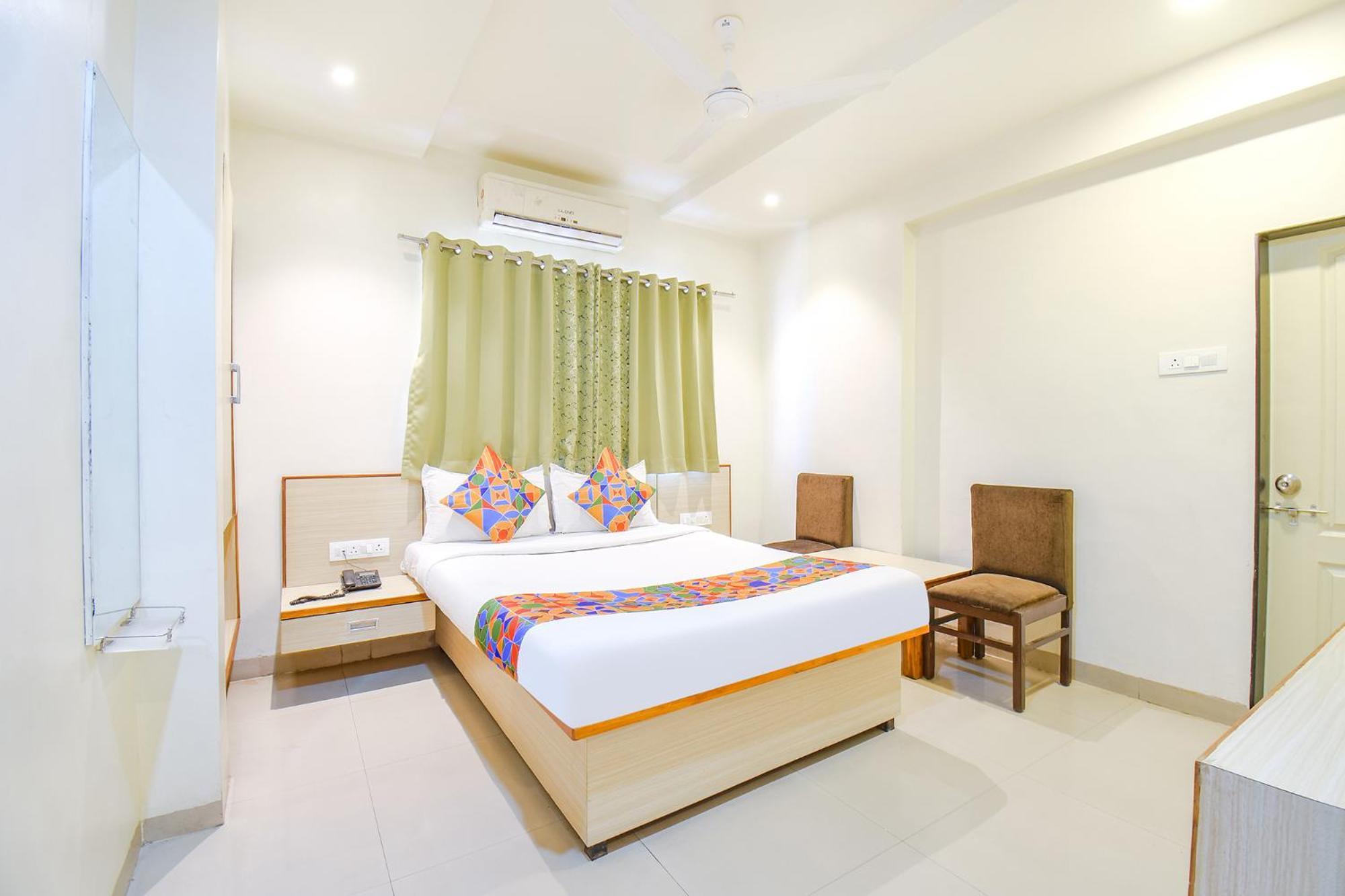 פונה Fabhotel Ananta Sagar - Nr Pheonix Mall מראה חיצוני תמונה